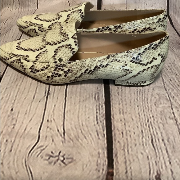 27 edit Women’s animal print slip on leather flat pointe toe loafers size 7.5 m - Picture 7 of 9